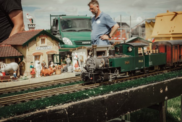 Miniatuurtrein op het terrein