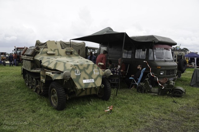 Historisch halftrack voertuig