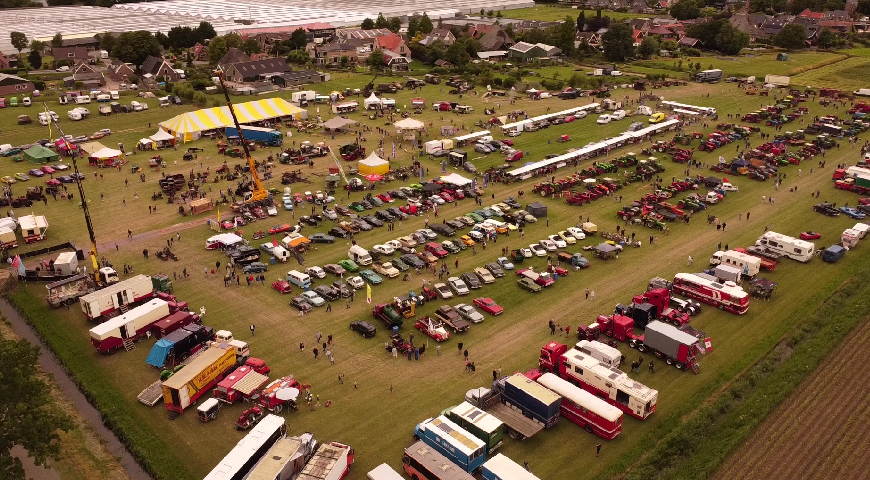 Luchtfoto Historisch Festival Hensbroek